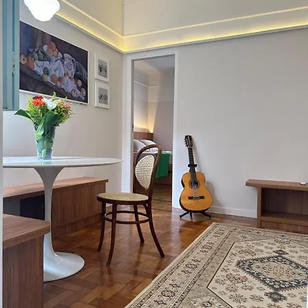 Charming Apartment On The Beach Block!